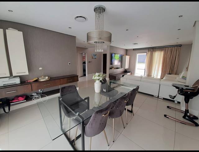 3 BEDROOM TOWNHOUSE TO LET IN IZINGA